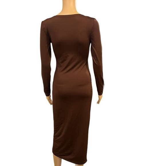 Chocolate Long Sleeve Bodycon Dress - Picture 4 of 4
